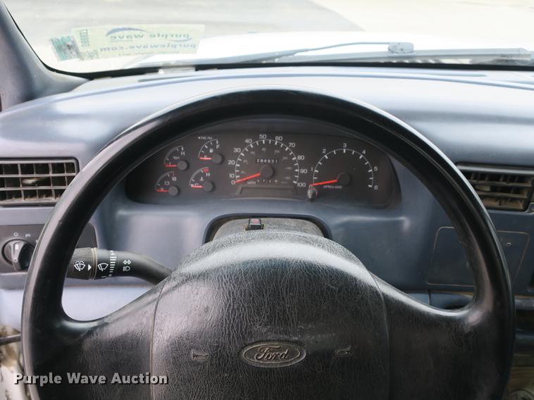 image for item DB8837 1999 Ford F350 Super Duty flatbed pickup truck