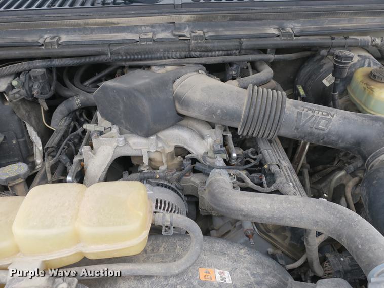 image for item DB8837 1999 Ford F350 Super Duty flatbed pickup truck