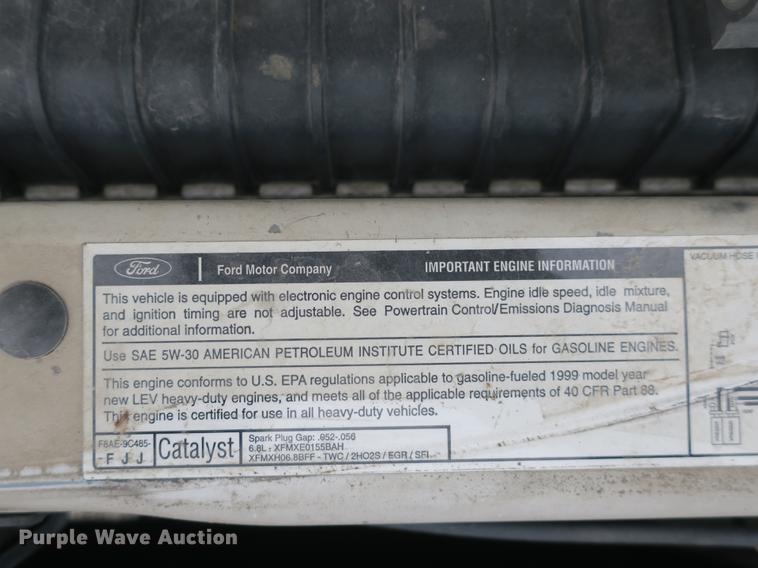 image for item DB8837 1999 Ford F350 Super Duty flatbed pickup truck