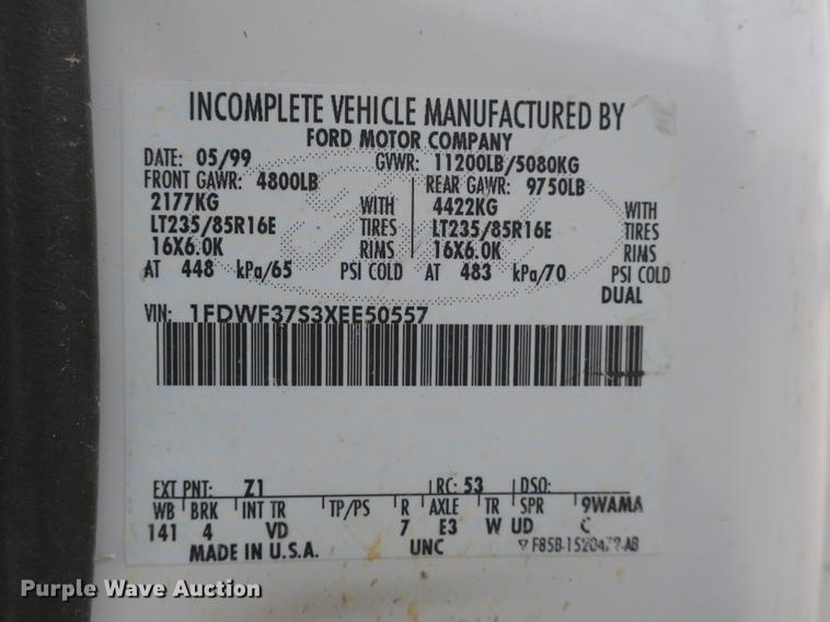 image for item DB8837 1999 Ford F350 Super Duty flatbed pickup truck