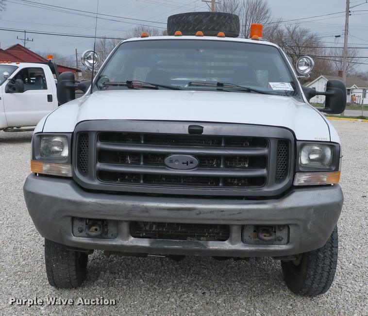 image for item DB8838 2002 Ford F550 XL flatbed truck