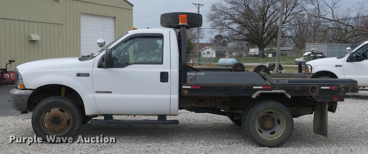 image for item DB8838 2002 Ford F550 XL flatbed truck