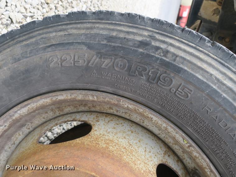 image for item DB8838 2002 Ford F550 XL flatbed truck