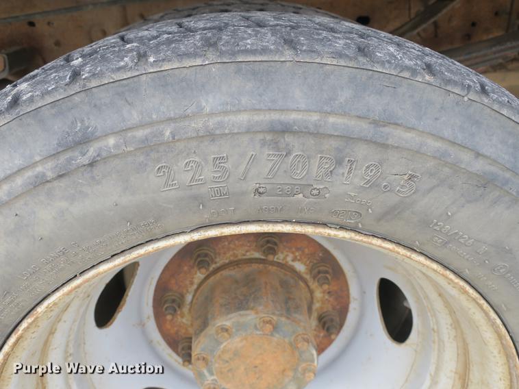 image for item DB8838 2002 Ford F550 XL flatbed truck