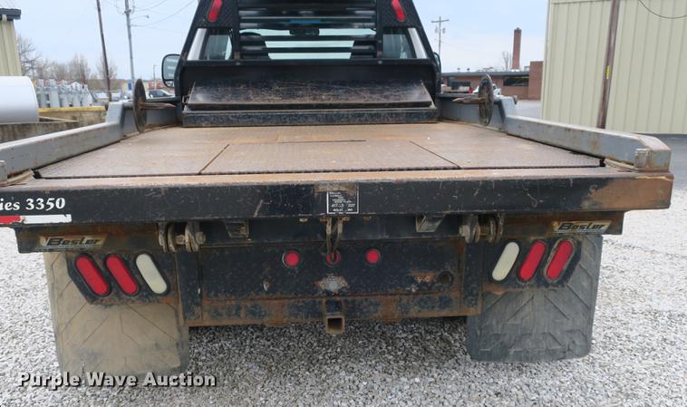 image for item DB8838 2002 Ford F550 XL flatbed truck