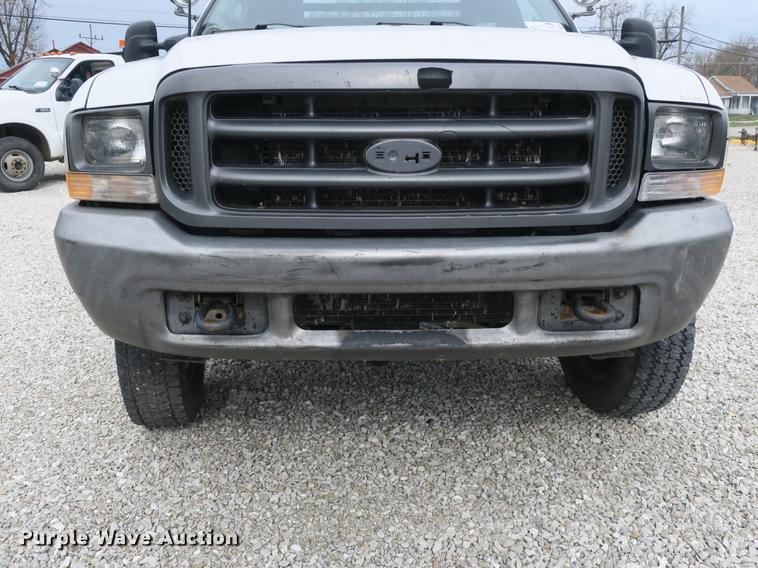 image for item DB8838 2002 Ford F550 XL flatbed truck