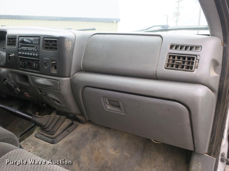 image for item DB8838 2002 Ford F550 XL flatbed truck