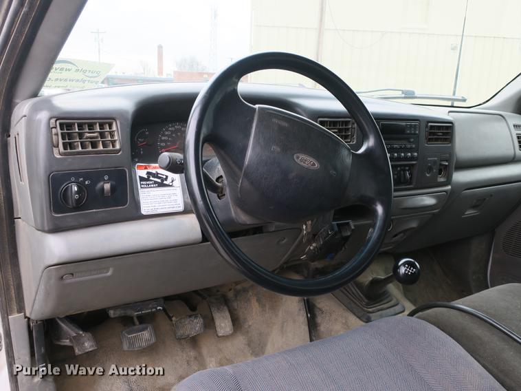 image for item DB8838 2002 Ford F550 XL flatbed truck