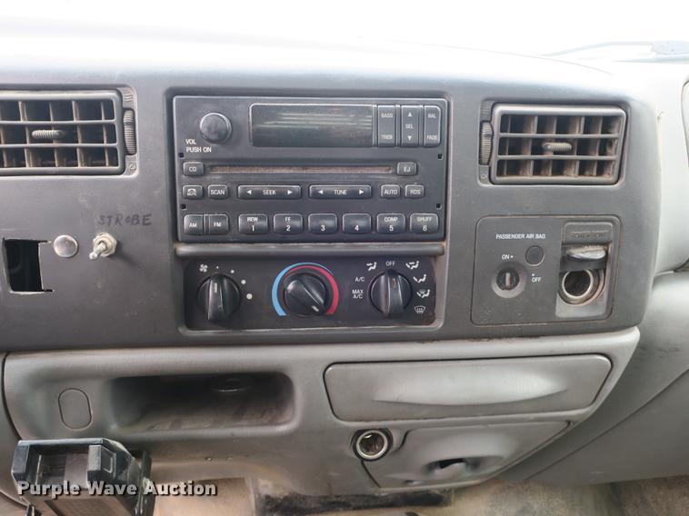 image for item DB8838 2002 Ford F550 XL flatbed truck