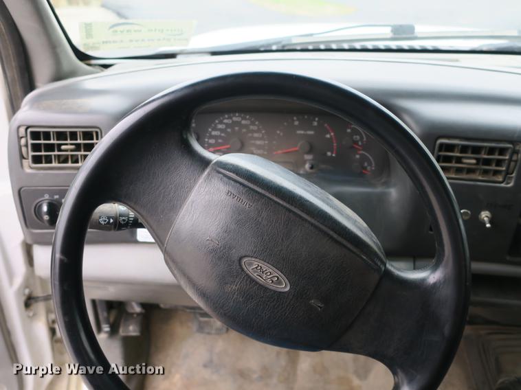 image for item DB8838 2002 Ford F550 XL flatbed truck