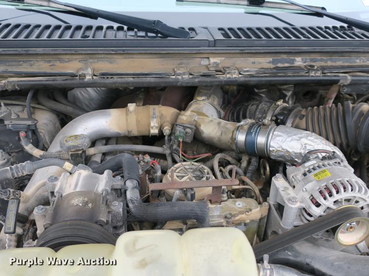 image for item DB8838 2002 Ford F550 XL flatbed truck