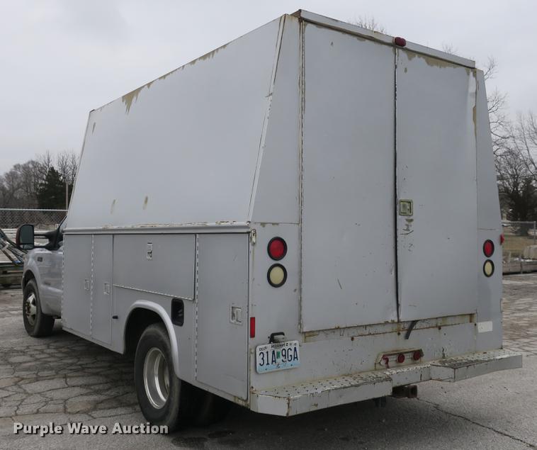 image for item DB8906 2003 Ford F350 Super Duty utility bed pickup truck