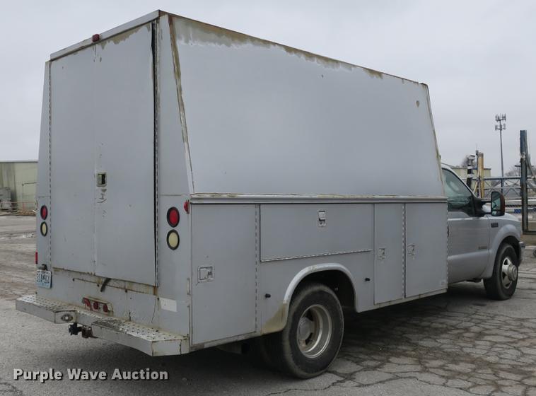 image for item DB8906 2003 Ford F350 Super Duty utility bed pickup truck