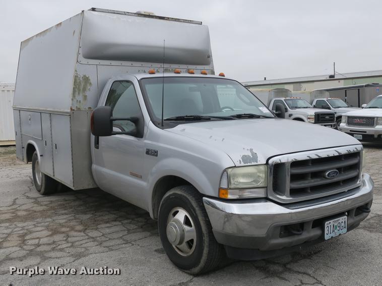 image for item DB8906 2003 Ford F350 Super Duty utility bed pickup truck