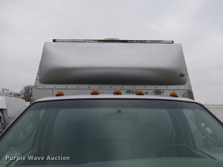 image for item DB8906 2003 Ford F350 Super Duty utility bed pickup truck