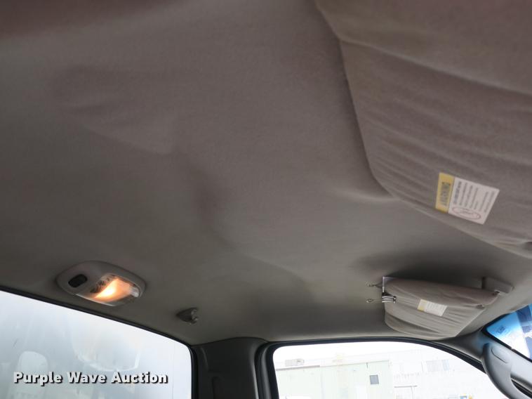 image for item DB8906 2003 Ford F350 Super Duty utility bed pickup truck