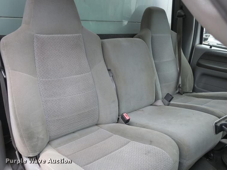 image for item DB8906 2003 Ford F350 Super Duty utility bed pickup truck