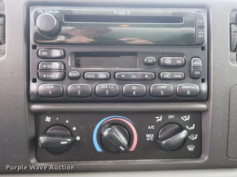 image for item DB8906 2003 Ford F350 Super Duty utility bed pickup truck