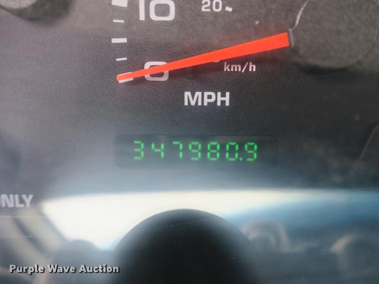 image for item DB8906 2003 Ford F350 Super Duty utility bed pickup truck