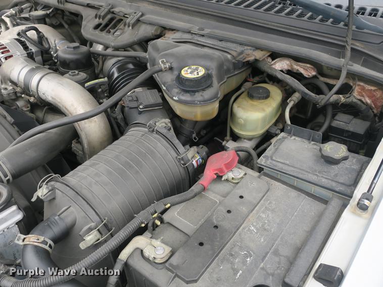 image for item DB8906 2003 Ford F350 Super Duty utility bed pickup truck