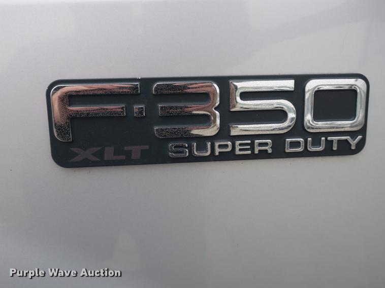 image for item DB8906 2003 Ford F350 Super Duty utility bed pickup truck