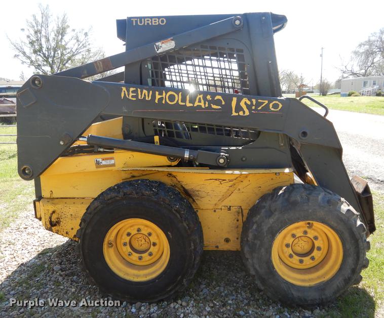 image for item DC0216 2003 New Holland LS170 skid steer