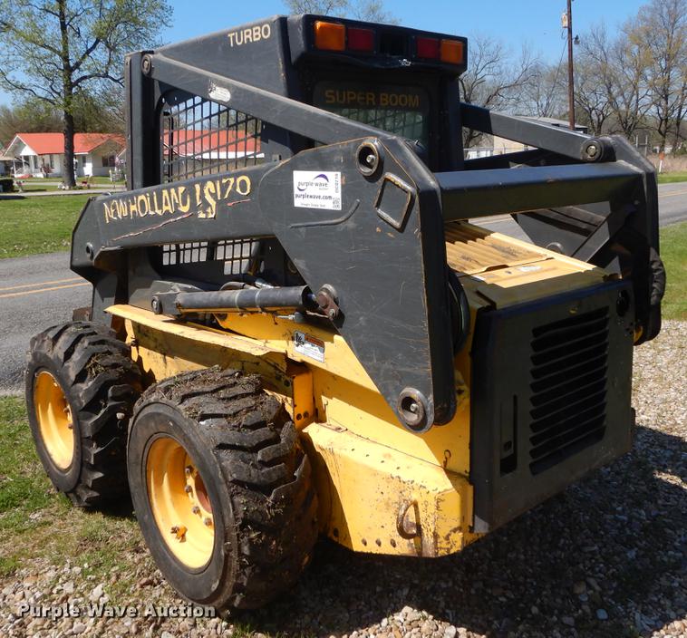 image for item DC0216 2003 New Holland LS170 skid steer