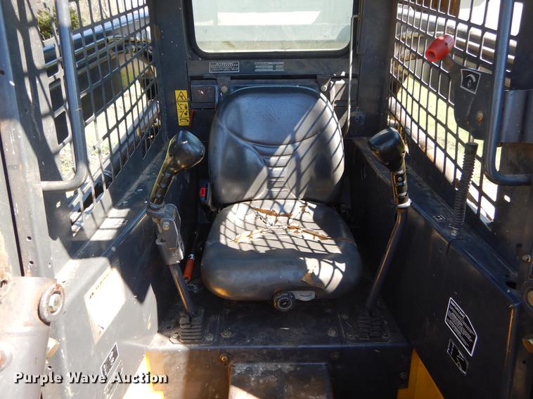 image for item DC0216 2003 New Holland LS170 skid steer