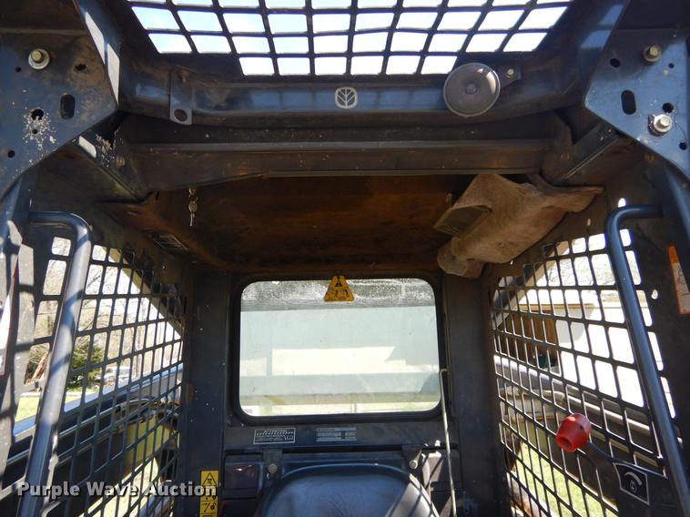 image for item DC0216 2003 New Holland LS170 skid steer