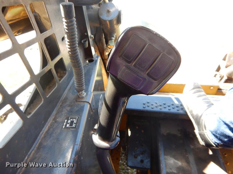 image for item DC0216 2003 New Holland LS170 skid steer