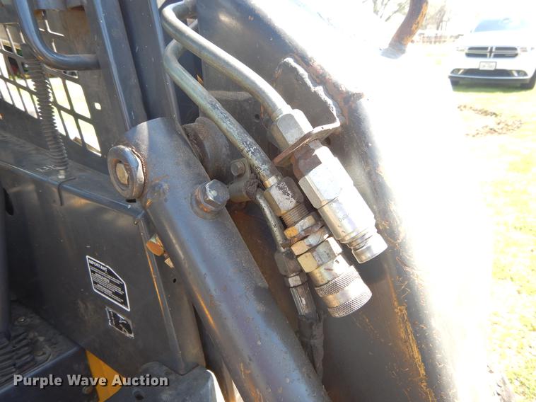 image for item DC0216 2003 New Holland LS170 skid steer