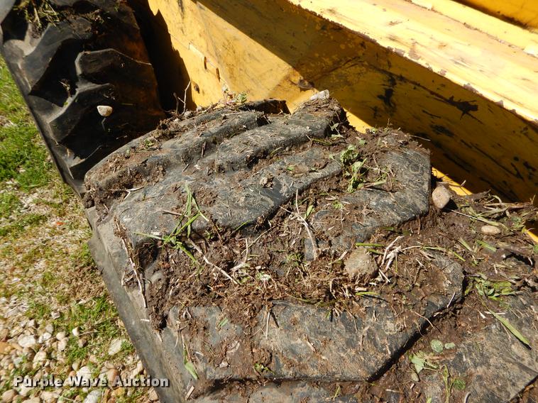 image for item DC0216 2003 New Holland LS170 skid steer