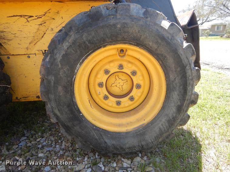 image for item DC0216 2003 New Holland LS170 skid steer