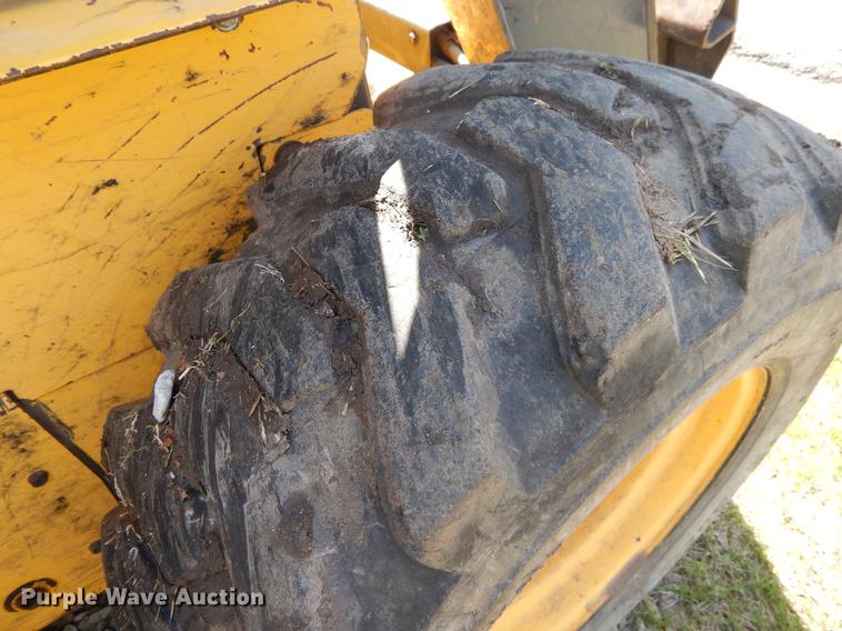 image for item DC0216 2003 New Holland LS170 skid steer