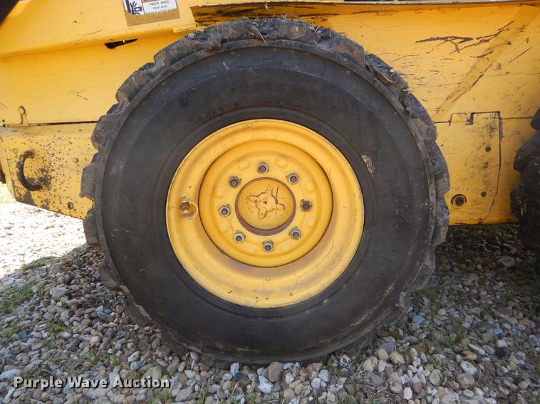 image for item DC0216 2003 New Holland LS170 skid steer