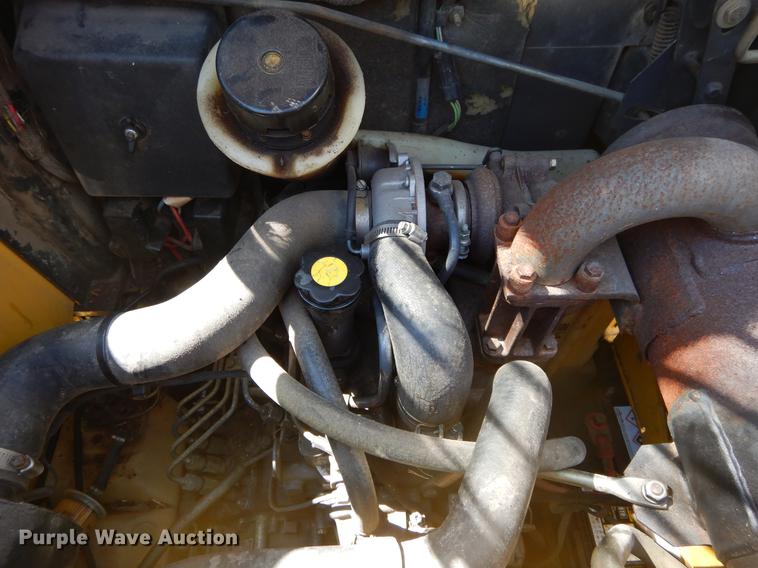 image for item DC0216 2003 New Holland LS170 skid steer