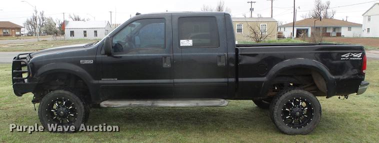 image for item DC5249 2001 Ford F350 Super Duty Lariat Crew Cab pickup truck