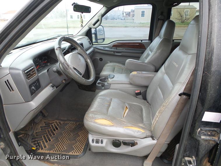 image for item DC5249 2001 Ford F350 Super Duty Lariat Crew Cab pickup truck