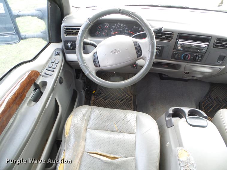 image for item DC5249 2001 Ford F350 Super Duty Lariat Crew Cab pickup truck