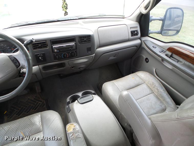 image for item DC5249 2001 Ford F350 Super Duty Lariat Crew Cab pickup truck