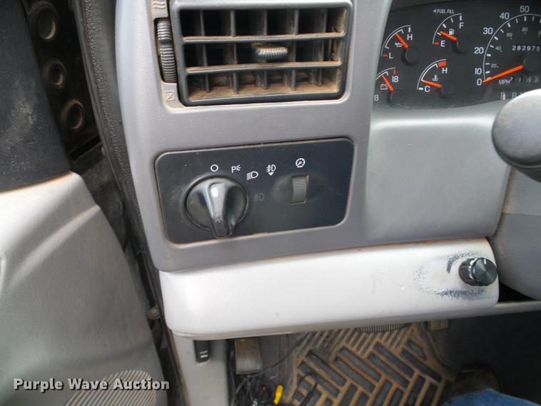 image for item DC5249 2001 Ford F350 Super Duty Lariat Crew Cab pickup truck