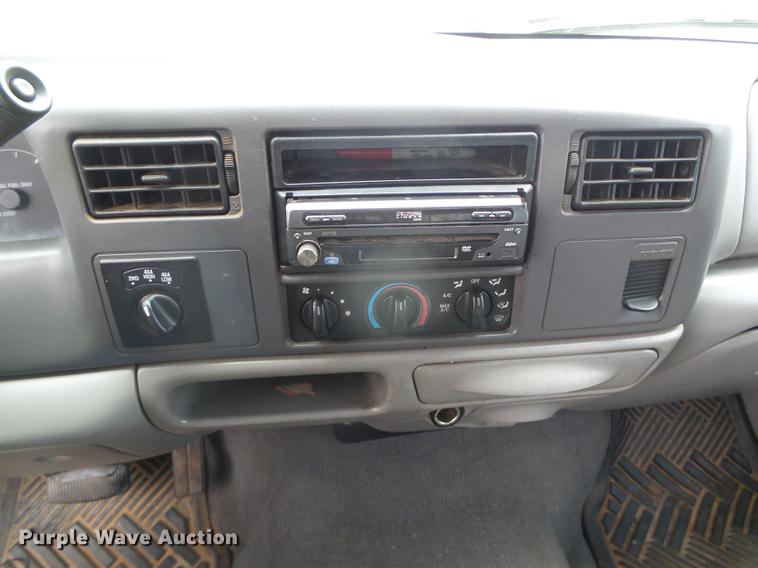 image for item DC5249 2001 Ford F350 Super Duty Lariat Crew Cab pickup truck