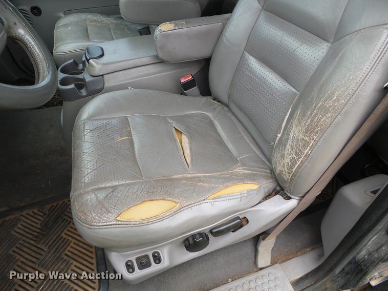 image for item DC5249 2001 Ford F350 Super Duty Lariat Crew Cab pickup truck