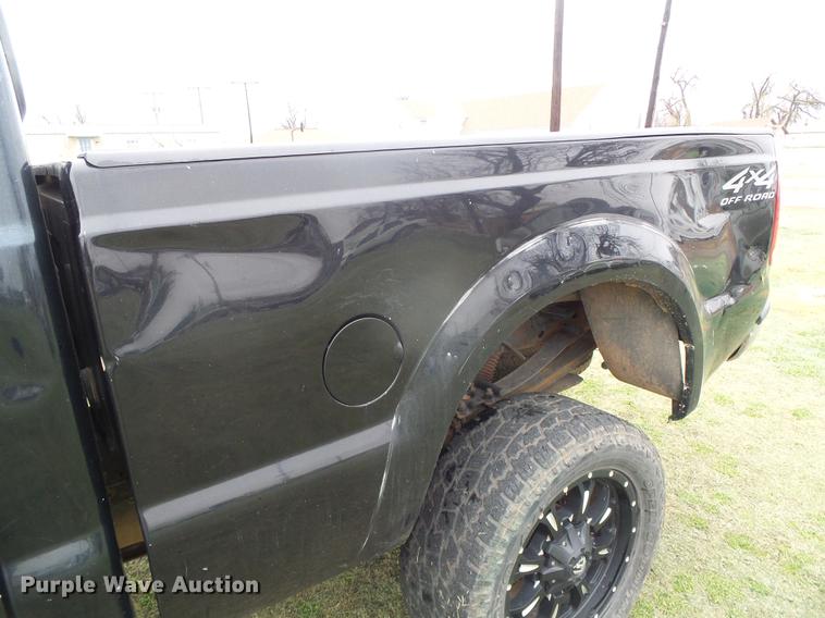 image for item DC5249 2001 Ford F350 Super Duty Lariat Crew Cab pickup truck