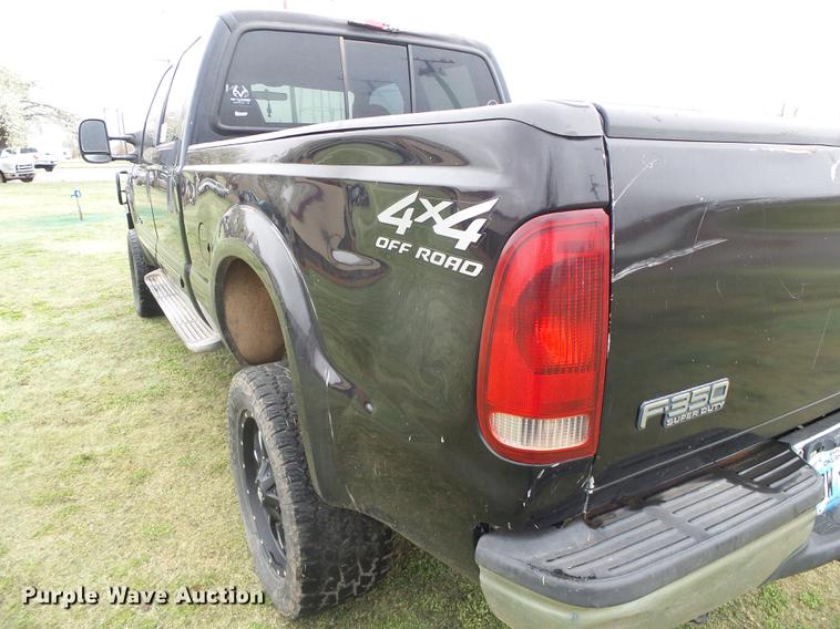 image for item DC5249 2001 Ford F350 Super Duty Lariat Crew Cab pickup truck