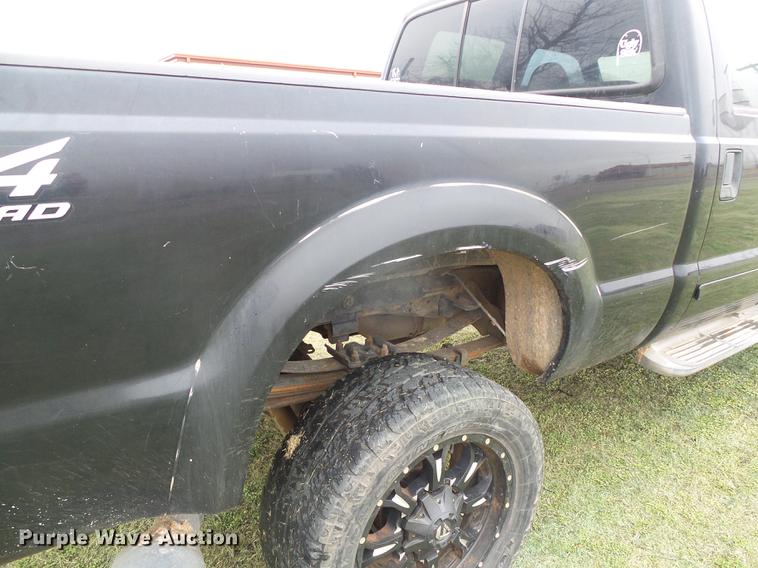 image for item DC5249 2001 Ford F350 Super Duty Lariat Crew Cab pickup truck