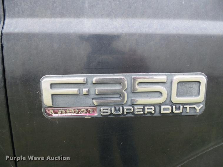 image for item DC5249 2001 Ford F350 Super Duty Lariat Crew Cab pickup truck