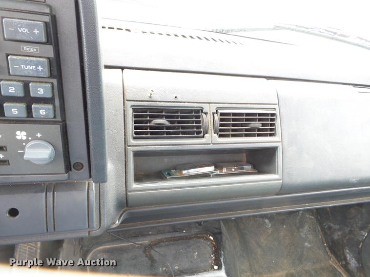 image for item DD2317 1996 GMC Top Kick C6500 flat dump bed truck