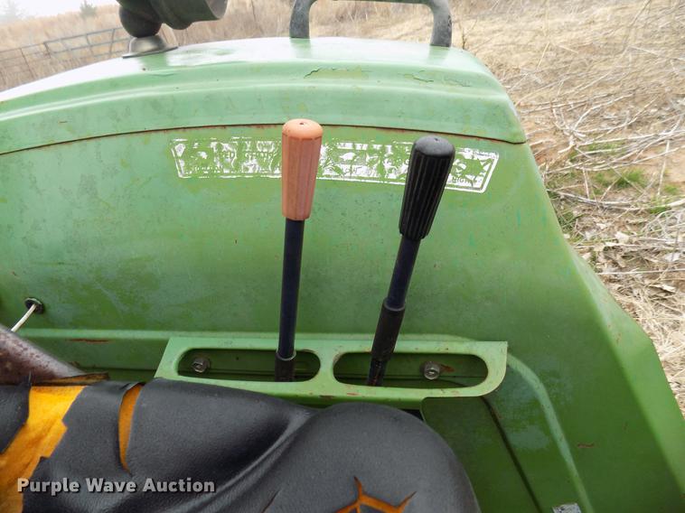 image for item DD3691 Deutz Allis 5230 tractor