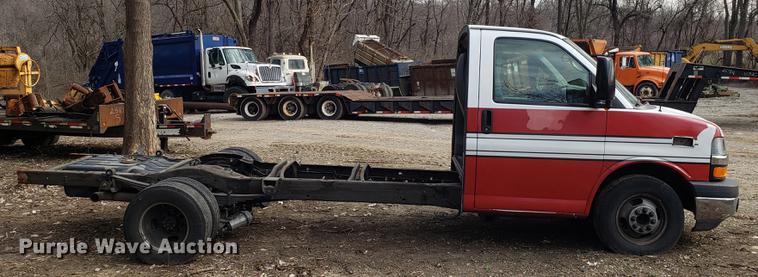 image for item DD3997 2010 Chevrolet Express G4500 cab and chassis